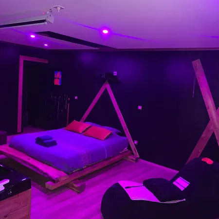 Hébergement de vacances Love-room L'eden Du Désir *